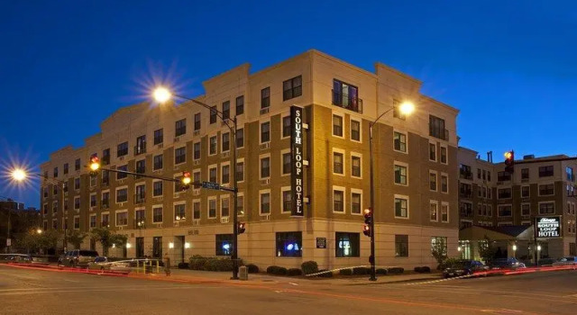 Кровать в общем номере Chicago South Loop Hotel