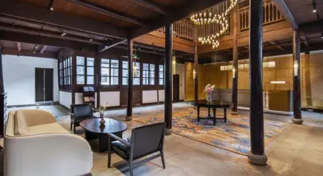 Yanguan Chaoyuezhicheng Xuande Gate Hotel
