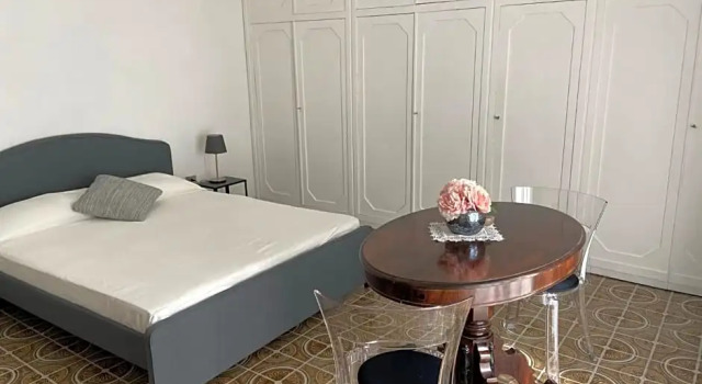 Rooms in San Domenico Maggiore 3, Забронировать Отель Отели Неаполя 3 звезды, рядом с Кафедральный собор Неаполя, 3*