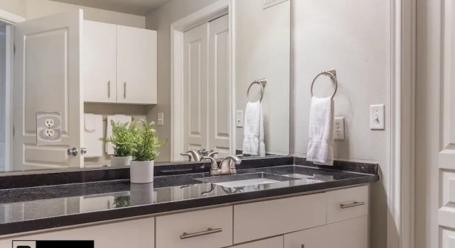 Апартаменты Standard с 2 комнатами Uptown CityPlace Apartments X RBA Living