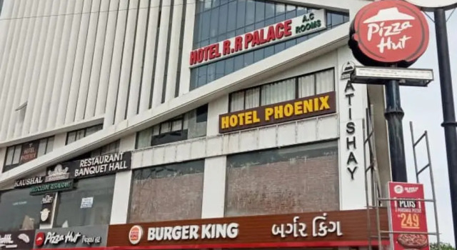 Hotel Phoenix, Rezervovat Hotel Hotely v Gujarat s parkováním, Parkování