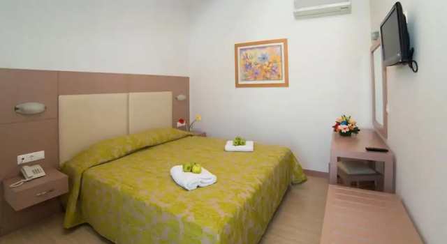 Полулюкс с красивым видом из окна Panormo Beach Hotel