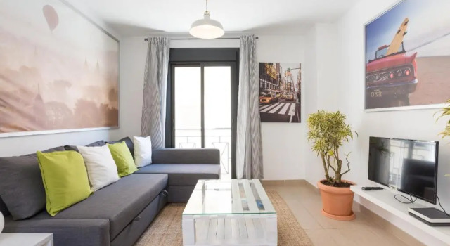MA1B-Apt Next To City Center, 2 Chillout Areas-Palms, Забронировать Отель Отели Малаги с парковкой, рядом с Музей Хорхе Рандо, Парковка