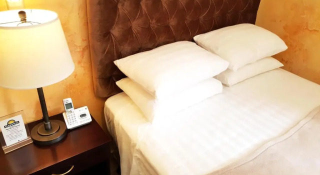 Hotel Antigua Inn, Забронировать Отель Зона 10 , рядом с Торговый центр Plaza Fontabella