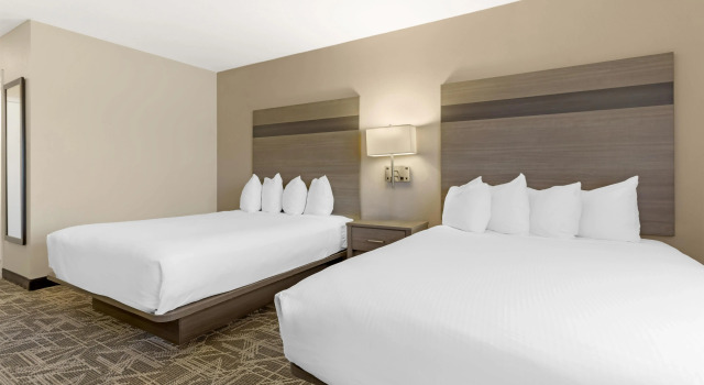 Четырёхместный люкс Best Western Kettleman City Inn & Suites