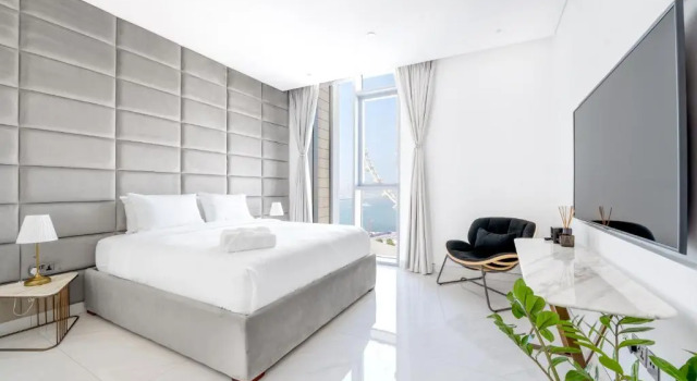 Spectacular 3 BR condo with maids room facing the Dubai Eye, Забронировать Апартаменты/квартира Отели Эмирата Дубая с парковкой, рядом с Jumeirah Beach Residence Tram Station 2, Парковка