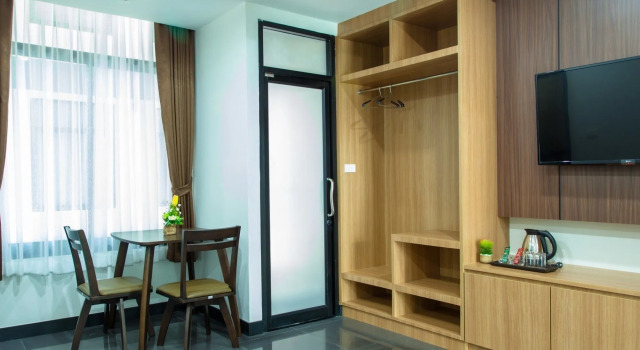 Thanburi Hotel, Rezervovat Hotel Hotely v North-Eastern Thailand se snídaní, Snídaně