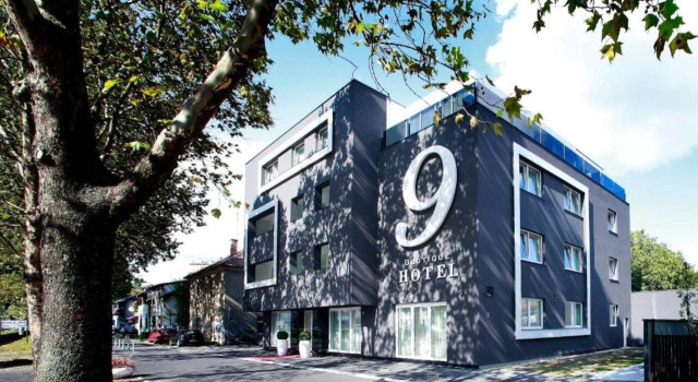 Hotel 9
