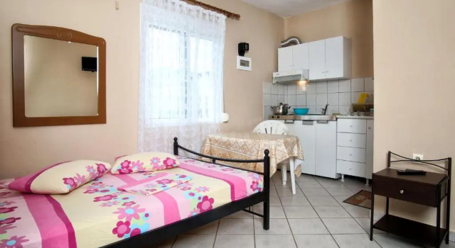Kiriakos Apartments, Rezervovat Apartmán Néa Péramos 