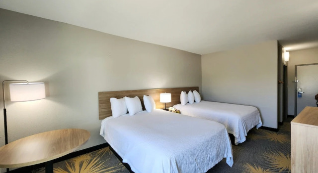 Четырёхместный номер Standard Days Inn by Wyndham LaPlace- New Orleans
