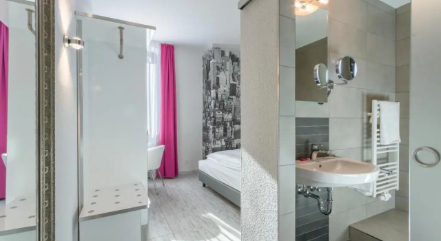Номер Comfort Hotel ladresse garni