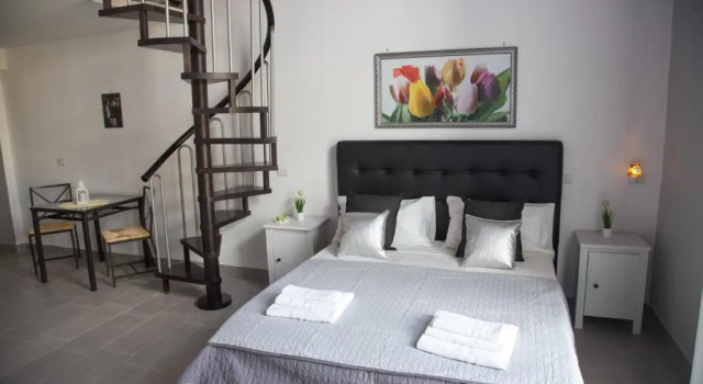 Двухместный полулюкс Deluxe Vesuvius Luxury Suites