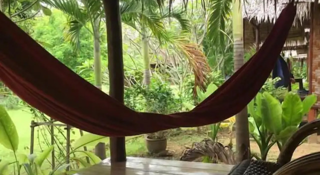 Бунгало Superior с балконом Andaman Sunflower