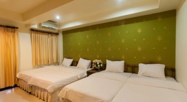 Huahin Place Guest House, Забронировать Отель Хуахин провинция Прачуапкхирикхан, рядом с The East Square Hua Hin
