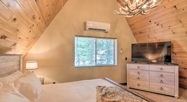 Hike, Bike & Ski: Duck Creek Village A-frame!, Rezerwuj Hotel Duck Creek Village Kane County