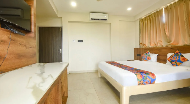 Номер Premium Fabhotel Avasa Grand