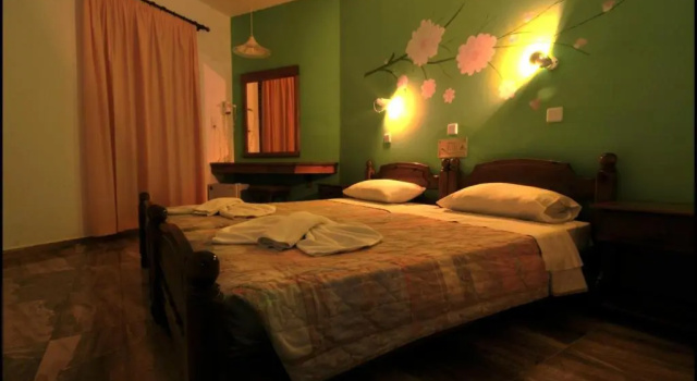 Трёхместный номер Standard Zeus Hotel