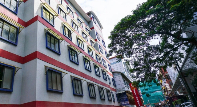 Half Moon Residency Calicut, Забронировать Отель Кожикоде штат Керала, рядом с Железнодорожный вокзал Кожикоде