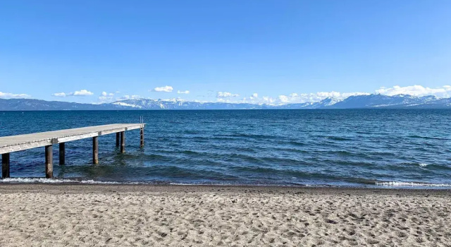 Коттедж 2 Mi to Skylandia Beach: Tahoe City Home w/ Deck