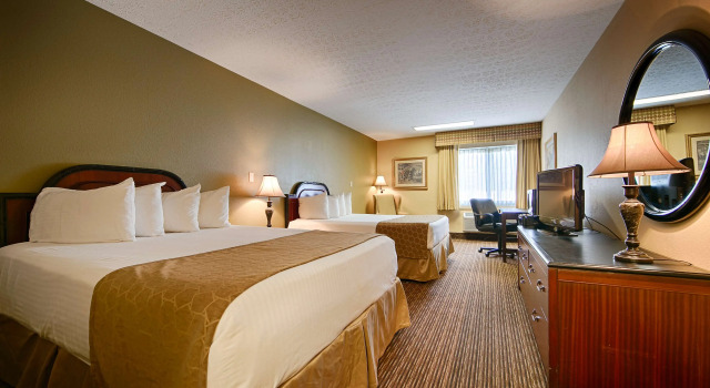Четырёхместный номер Standard Best Western Shelbyville Lodge