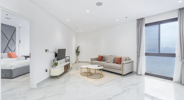 2 Bedroom With Beautiful Full Palm Waters Views