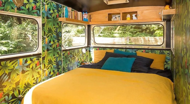 Glamping Insolite Dolly Waikiki, Rezerwuj Pole kempingowe Hotele w Charente-Maritime z parkingiem, Parking