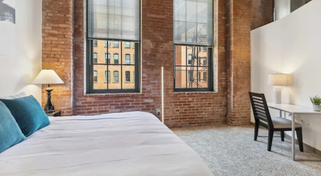 Апартаменты Premium Historic Loft Retreat With Pool