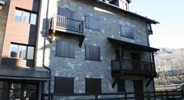 Verdiblanco diez y ocho, Book Apartment Hotels in Aragon with Parking, Parking