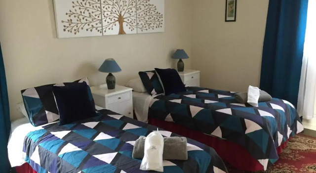 Oaktree Guest House, Rezerwuj Pensjonat Hotele w Yarra Valley z parkingiem, Parking