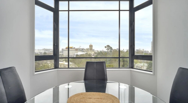 QV Comfortable Apartment in Connaught - 118