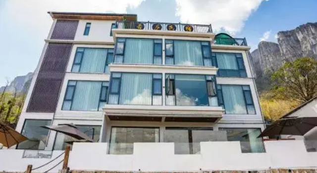 Wulu Homestay in Enshi, Забронировать Отель Отели Округа Эньши с парковкой, Парковка