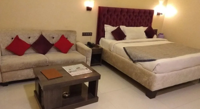 JK Rooms 127 Hotel Parashar Check In, Забронировать Отель Отели штата Махараштры 3 звезды, 3*