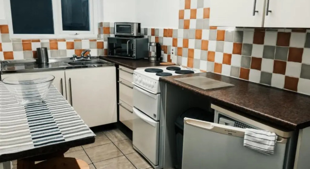Апартаменты Deluxe The Bawdens Holiday Apartments