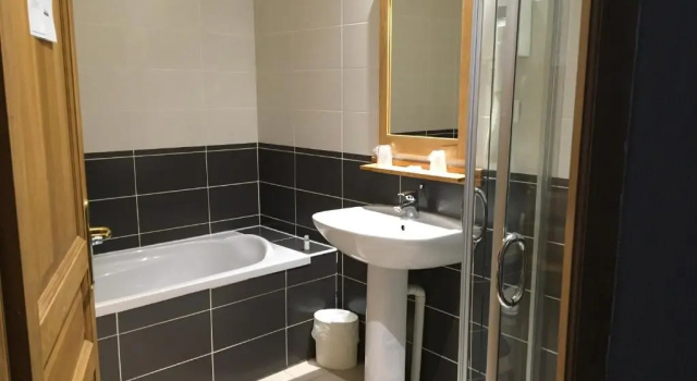 Номер Comfort Logis Hôtel & Appartements Le Florence