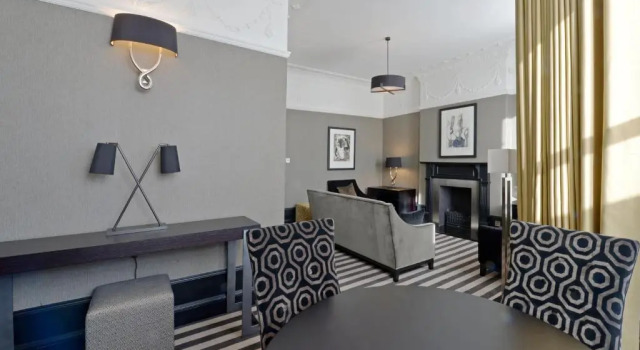 Люкс с видом на город The Chester Hotel