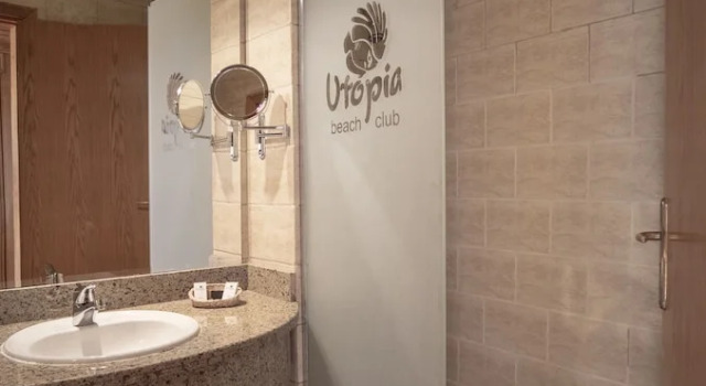 Семейный номер Standard с видом на море Utopia Beach Club