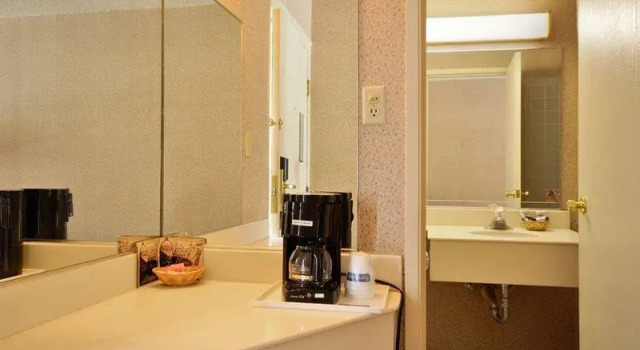 Двухместная студия люкс Travelodge Center Strip
