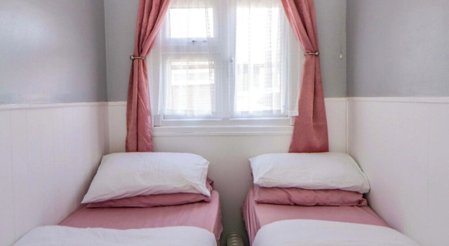 The Comfort Den, Book Feriehus Henryd Glamorgan
