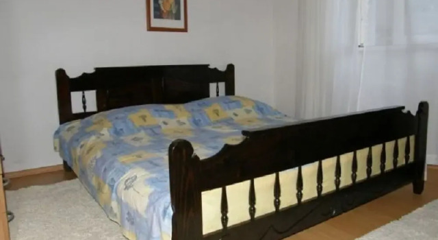 Ljubi - 20 m From Beach - A1, Rezerwuj Hotel Hotele w Split-Dalmatia County z parkingiem, Parking