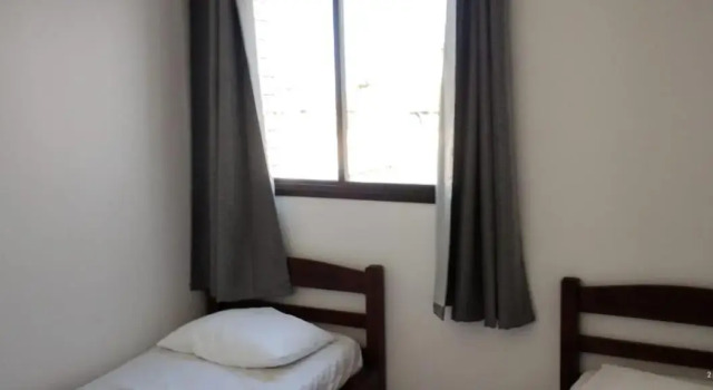 Apto Ubatuba Praia Grande - 4 quartos - piscina privativa, Забронировать Отель Отели Убатуба с парковкой, рядом с Praia do Itagua, Парковка