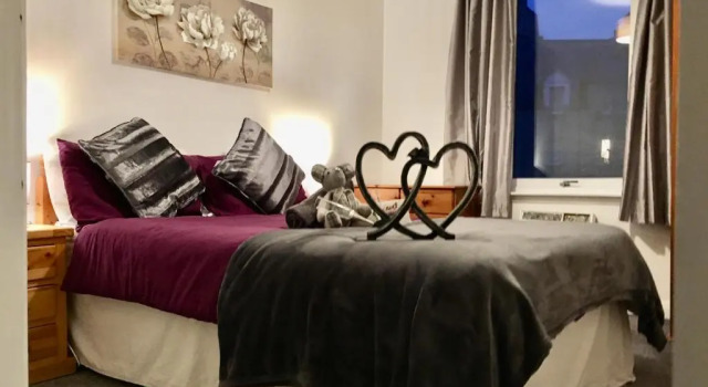Central Spacious 2 Bedroom by Union Square Free Parking, Забронировать Отель Отели Абердина с парковкой, рядом с St Mary's Cathedral, Парковка