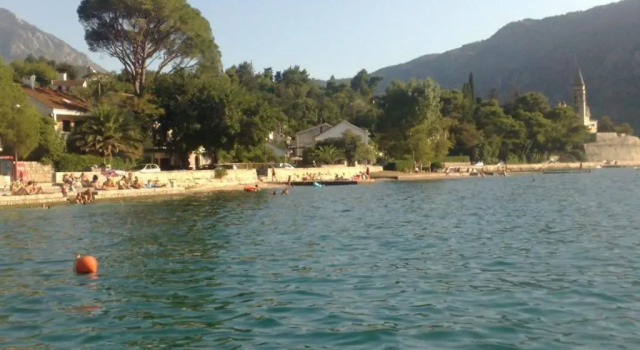 Apartments Sara & Barbara, Book Lejlighed Hoteller i Kotor Riviera med parkering, Parkering