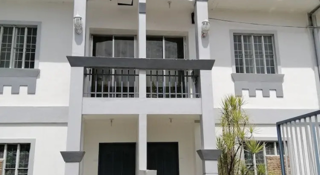 KM68 Castle Homestay