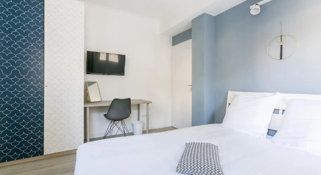 Coeur Urbain Bedrooms – Gare Saint Roch, Забронировать Отель Отели Монпелье 4 звезды, рядом с Торговая палата Hôtel Saint-Côme, 4*