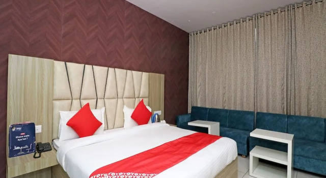 Oyo 26833 Cabana, Забронировать Отель Отели Мератх с парковкой, Парковка