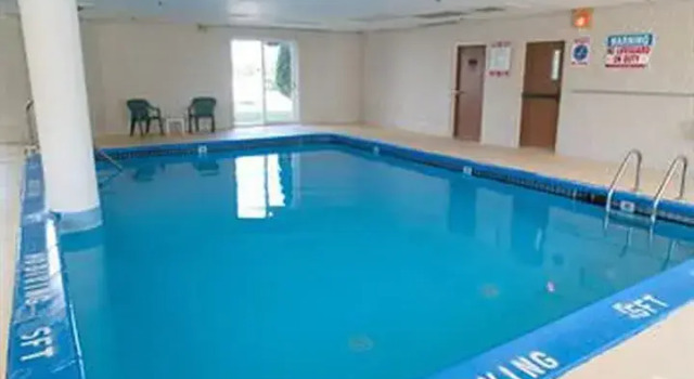 Номер Standard с видом на город Charlevoix Inn & Suites SureStay Collection by Best Western