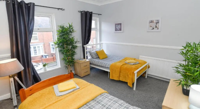 Minshull House, Book Hotel Crewe 