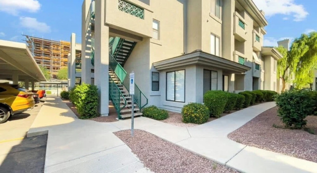 TWO CozySuites at Kierland Commons, Забронировать Апарт-отель Финикс 