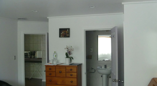 At Parkland Place B&B, Забронировать Отель «постель и завтрак» Уитианга Coromandel Peninsula