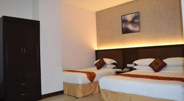 Семейный люкс Sunrise Hotel